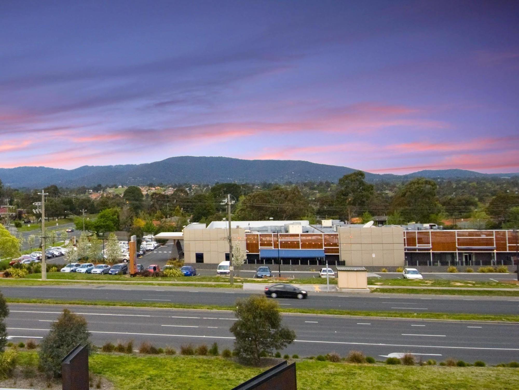 Golden Pebble Hotel Wantirna Exterior foto